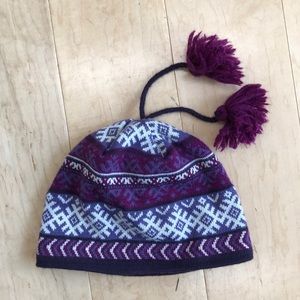 Girls knit snow hat.